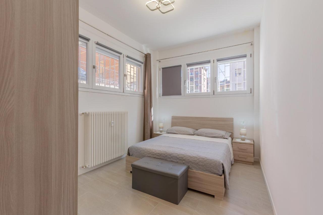 San Donato Fiere Essential Apartment W/Parking Bologna Eksteriør bilde