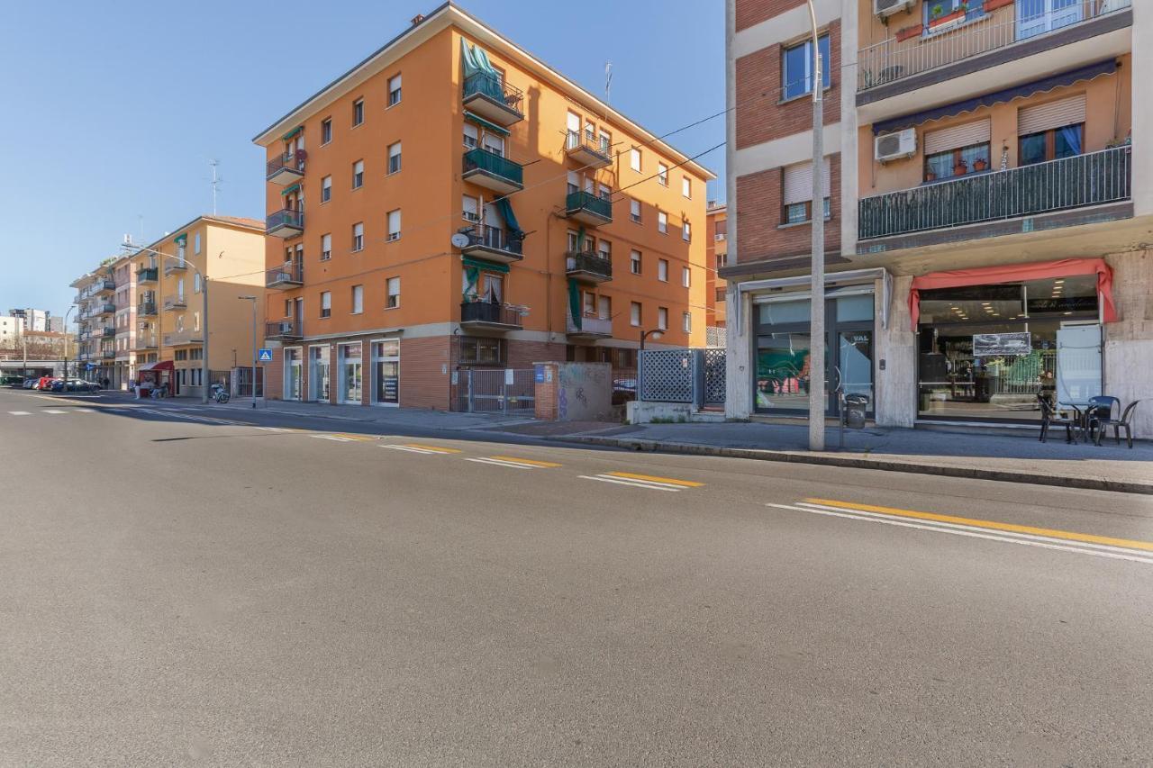 San Donato Fiere Essential Apartment W/Parking Bologna Eksteriør bilde